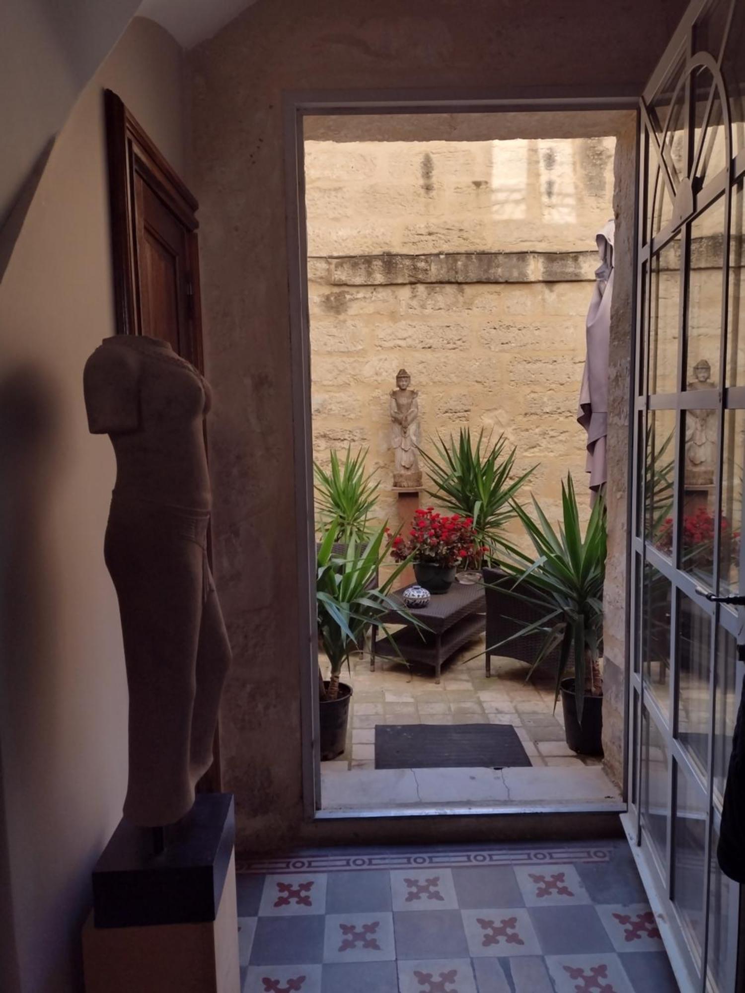 Au Gre Du Voyage Apartment Uzès Екстериор снимка