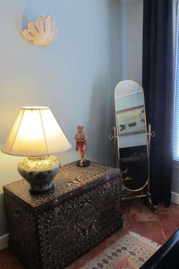 Au Gre Du Voyage Apartment Uzès Екстериор снимка